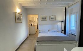 Renai Studio Flat